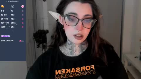 dixipixi_ online show from October 2025 05:41:01 AM