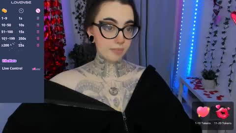 dixipixi_ online show from February 2026 06:24:01 AM