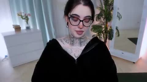 Snapshot of dixipixi_ chatting on June 2026 05:41:01 AM dixipixi_ online show from June 2026 05:41:01 AM