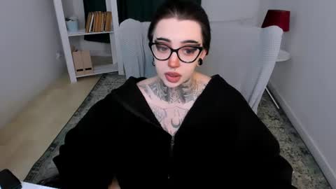 Snapshot of dixipixi_ chatting on June 2026 07:13:02 AM dixipixi_ online show from June 2026 07:13:02 AM