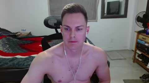 Snapshot of dmoney212 chatting on May 2026 05:01:02 AM dmoney212 online show from May 2026 05:01:02 AM