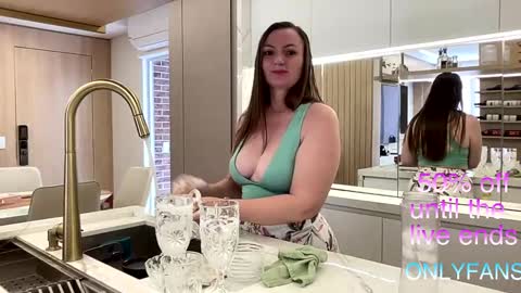 Snapshot of docehot1818 chatting on March 2025 03:18:02 PM Ctia But I prefer to be called DOCE online show from March 2025 03:18:02 PM