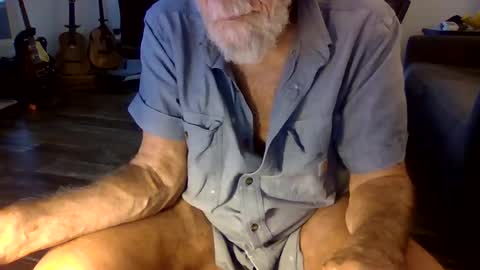 Snapshot of dogluc7 chatting on April 2026 09:57:02 PM dogluc7 online show from April 2026 09:57:02 PM