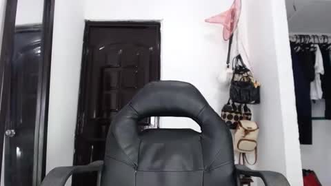 Snapshot of doll_dollys_ chatting on January 2025 08:21:01 PM doll_dollys_ online show from January 2025 08:21:01 PM