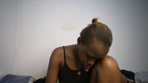 dollberry online show from February 2025 01:32:01 PM