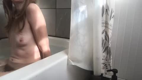 Snapshot of dollfacefuckface chatting on October 2025 05:24:02 PM Mirabella online show from October 2025 05:24:02 PM