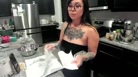 DOLLLFACE online show from November 2025 06:59:01 AM