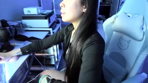 DOLLLFACE online show from March 2026 04:27:01 AM