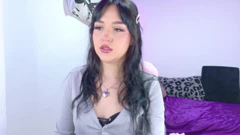 Snapshot of dollmeow chatting on May 2026 01:13:02 AM Isabela Independet model 3 online show from May 2026 01:13:02 AM