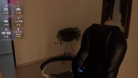 Snapshot of dollmoon_ chatting on November 2025 08:48:02 AM You can call me Pretty online show from November 2025 08:48:02 AM