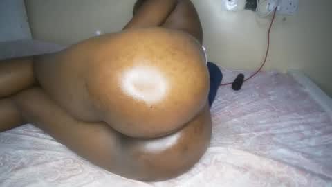 dollqueen_ online show from September 2025 12:38:02 PM