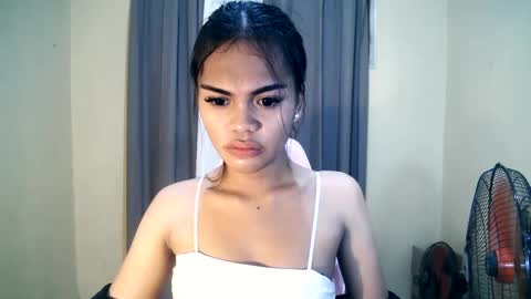 Snapshot of dolly_angel2 chatting on February 2025 12:05:02 PM dolly_angel2 online show from February 2025 12:05:02 PM