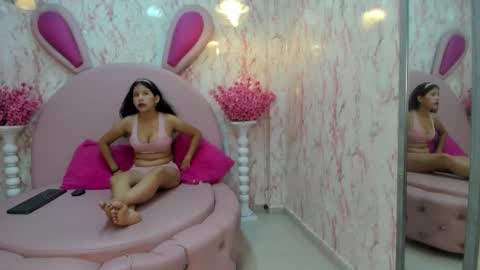 Snapshot of dollyboobsy chatting on March 2026 01:02:01 PM Dollyboobsy online show from March 2026 01:02:01 PM