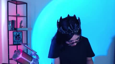 Mistress online show from November 2025 05:01:02 PM