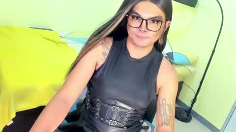 Snapshot of domina_angela chatting on July 2026 04:52:02 AM ANGELA online show from July 2026 04:52:02 AM