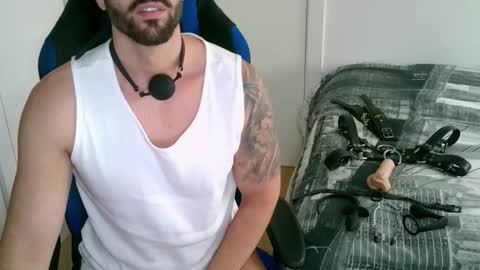 Snapshot of dominatedtitan chatting on October 2025 09:30:01 AM DominatedTitan online show from October 2025 09:30:01 AM