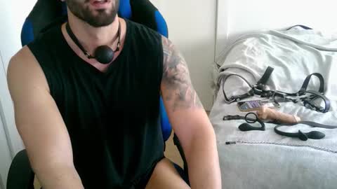 Snapshot of dominatedtitan chatting on October 2025 12:09:01 PM DominatedTitan online show from October 2025 12:09:01 PM