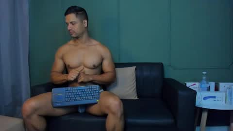 Snapshot of dominc_berry chatting on May 2026 12:02:01 PM Dominc berry online show from May 2026 12:02:01 PM