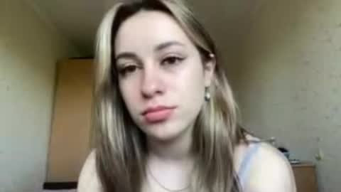 Mia online show from May 2026 08:10:01 AM
