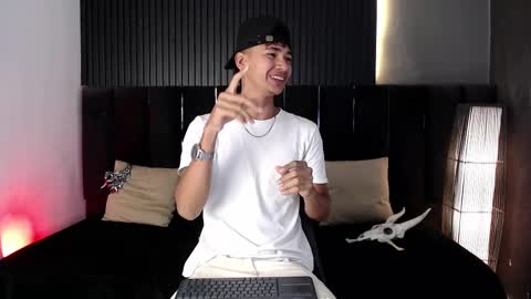 Dominic online show from October 2025 11:49:02 PM