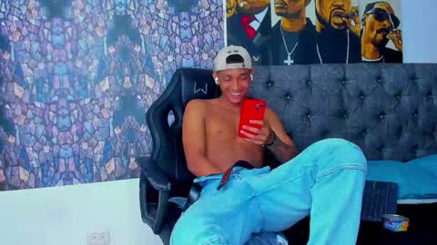 dominic_smith_ online show from February 2025 04:53:01 AM