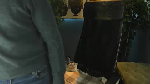 Dominic online show from November 2025 08:25:02 PM