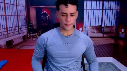 Dominic online show from October 2025 07:01:02 PM