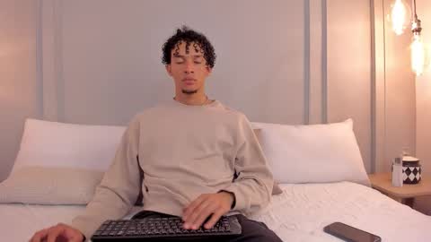 Dominick Star online show from October 2025 04:36:01 AM