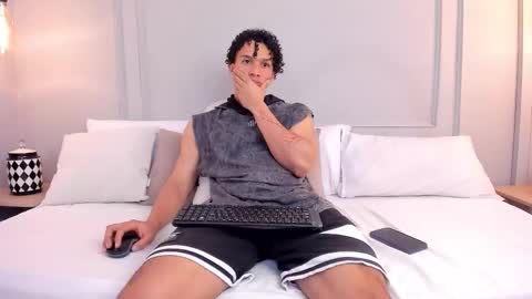 Dominick Star online show from November 2025 04:26:02 AM