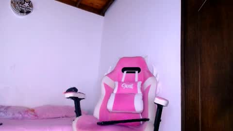   online show from April 2026 04:02:02 AM