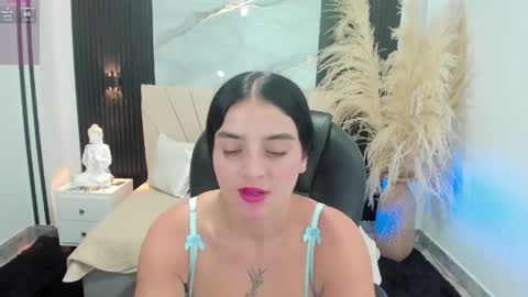 Dominika  online show from May 2026 07:32:01 PM