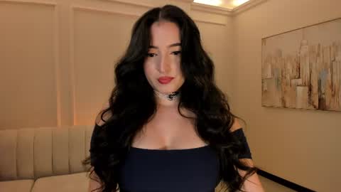 Dominique online show from July 2026 08:15:01 PM