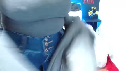  D O M I N K  online show from February 2025 02:33:02 AM