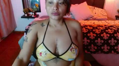 Snapshot of domink_gilr chatting on July 2026 07:23:02 AM D O M I N K online show from July 2026 07:23:02 AM