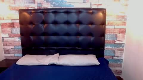 DONA Y CARL online show from December 2024 05:10:01 AM