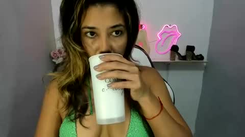 dona_tella online show from June 2026 11:30:02 AM