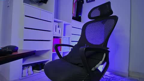 Donat Independent Model online show from January 2026 12:03:02 AM