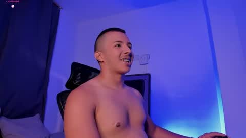 Snapshot of donathoo chatting on July 2026 03:19:01 AM Donat Independent Model online show from July 2026 03:19:01 AM