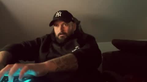 donchriiis online show from November 2025 12:32:01 AM