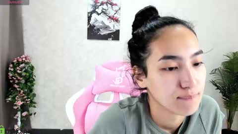 Aura online show from October 2025 02:59:01 AM