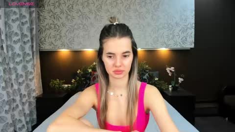 Snapshot of donnaaa_evans chatting on December 2024 01:14:01 AM Donna On GMT2 Mon-Fri 3-9 AM online show from December 2024 01:14:01 AM