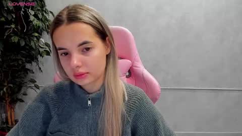 Snapshot of donnaaa_evans chatting on March 2025 12:00:02 AM Donna On GMT2 Mon-Fri 3-9 AM online show from March 2025 12:00:02 AM