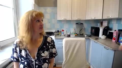Snapshot of donnalimadonna chatting on October 2025 07:26:02 AM Tatiana 43 curvy sexy body and Joanna redhead 39 years online show from October 2025 07:26:02 AM