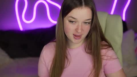 DONNA online show from November 2025 10:51:01 AM