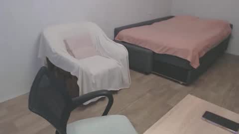 DonnaMagdalena online show from November 2025 12:03:01 PM