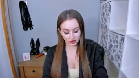 Snapshot of donnasensual chatting on January 2026 05:05:02 PM DonnaSensual online show from January 2026 05:05:02 PM