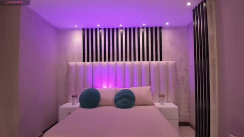  Donna Stonne  online show from September 2025 03:33:02 AM