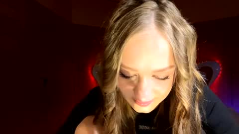 Anika online show from April 2026 07:58:02 PM