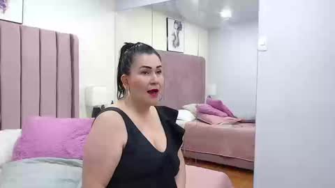 Anny online show from September 2025 01:22:02 PM