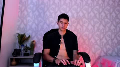 dorian_mystery online show from December 2024 11:19:02 AM